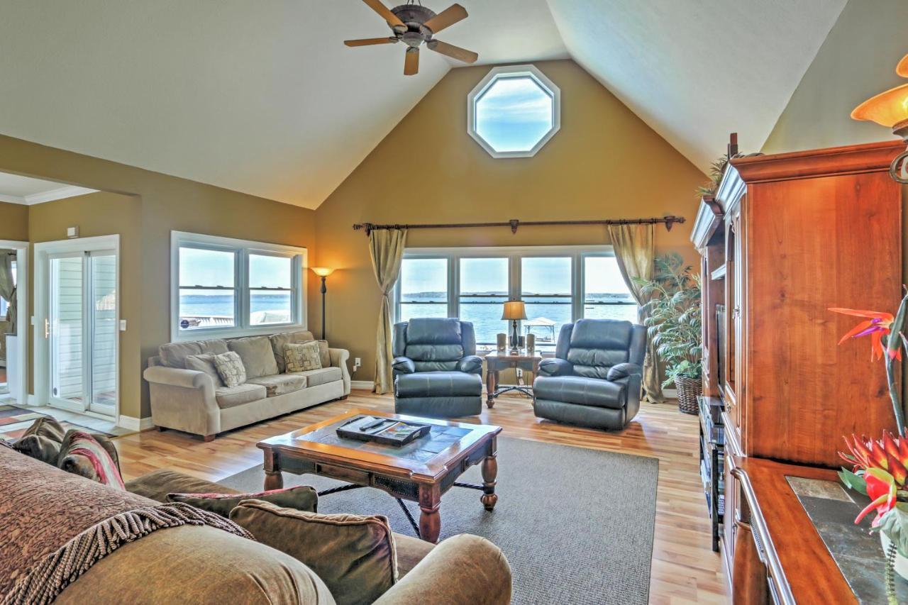 Waterfront Seneca Lake House Fire Pit And Boat Dock Geneva Bagian luar foto