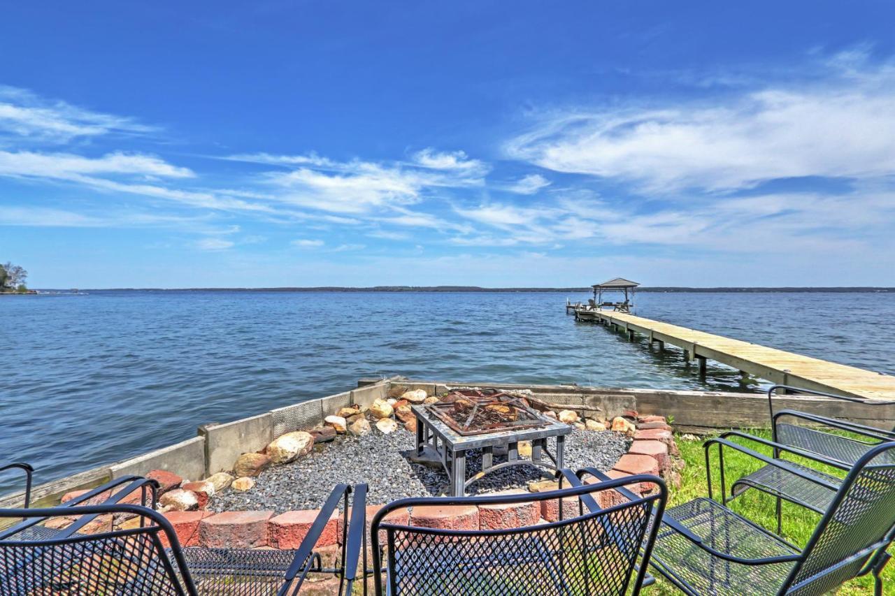Waterfront Seneca Lake House Fire Pit And Boat Dock Geneva Bagian luar foto