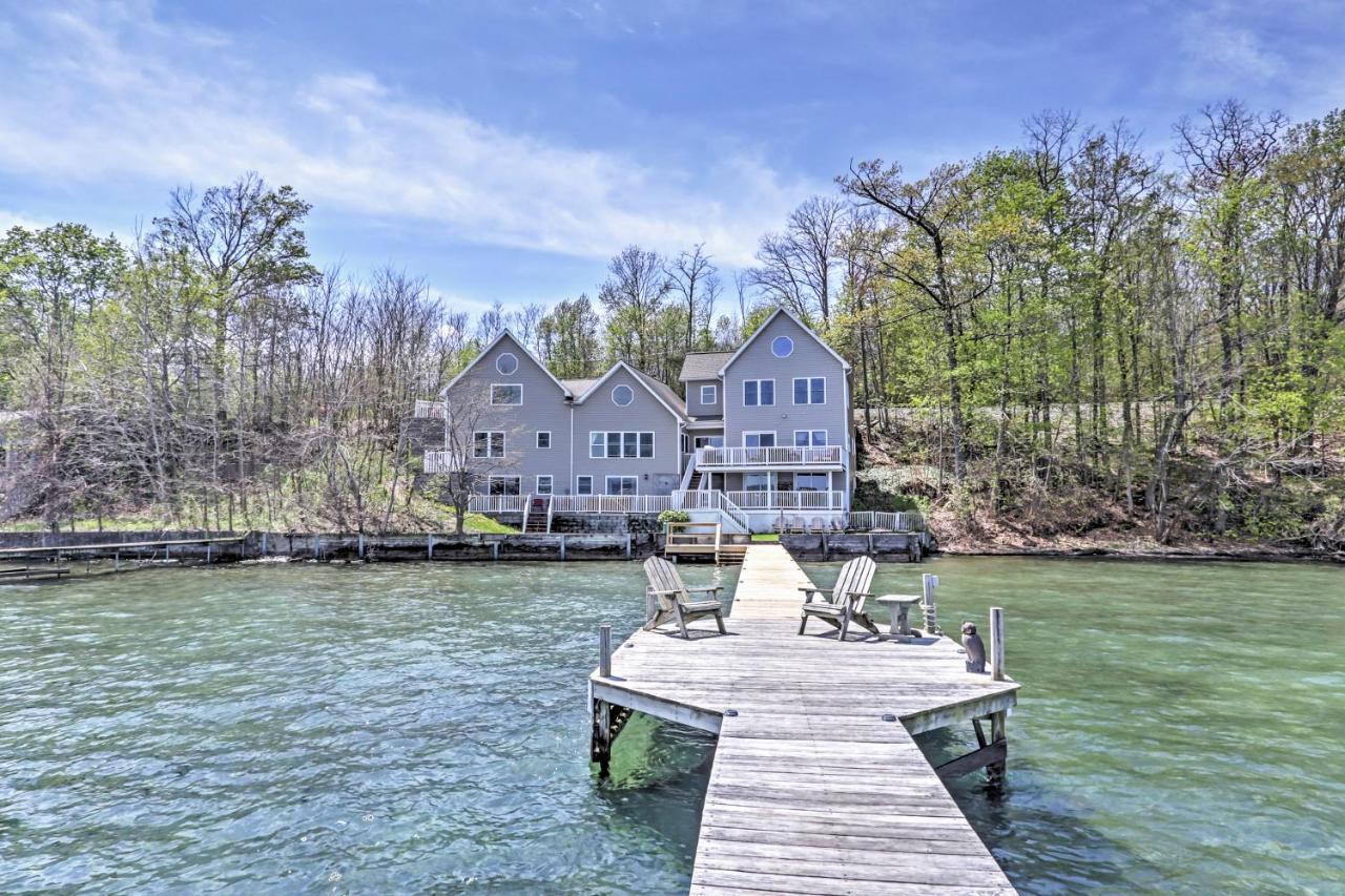 Waterfront Seneca Lake House Fire Pit And Boat Dock Geneva Bagian luar foto